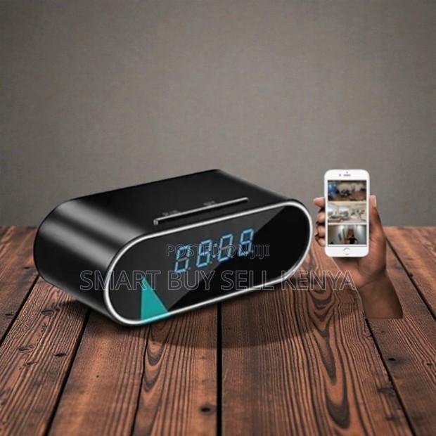 Inexpensive Mini Table Clock Wifi Spy Hidden Camera