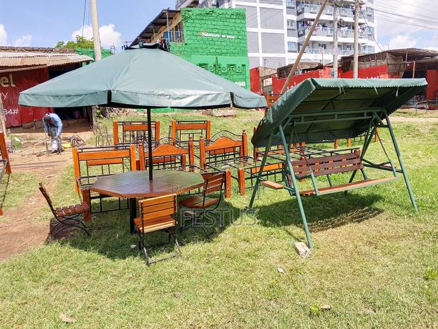 Garden Umbrella and Table