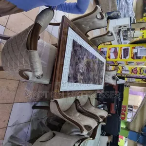 Top-notch 6 Seater Dining Table Set With Quality Wooden Stands.