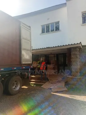 Transit Trailers for Within and Across the Borders Delivery