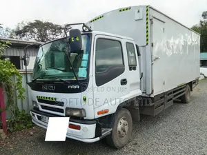 Isuzu FRR 2015 White