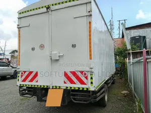 Isuzu FRR 2015 White