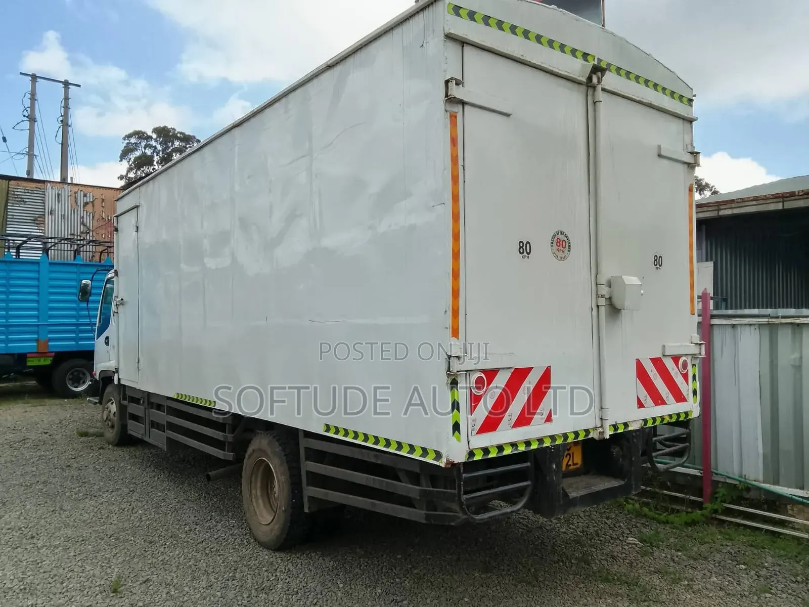 Isuzu FRR 2015 White