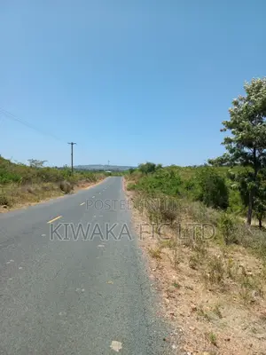 Five Acres Fronting Tarmack in Kambiti