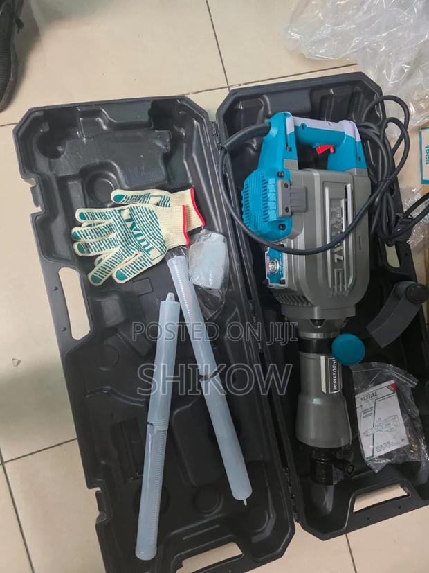 Total Concrete Breaker – Professional Power Tool