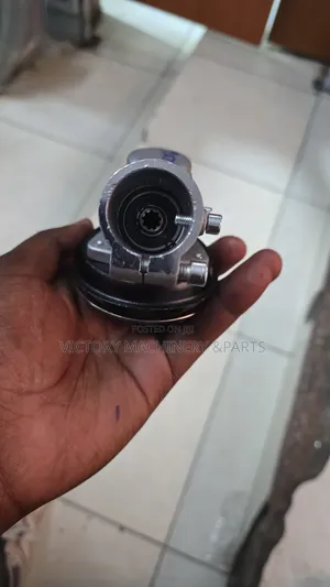 9tx28mm Gearcase /Trimmer Head Holder