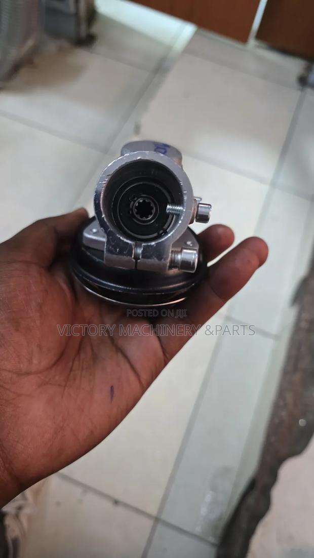 9tx28mm Gearcase /Trimmer Head Holder - thumbnail 4
