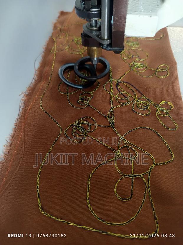 Chain Stitch Sewing Machine - thumbnail 2