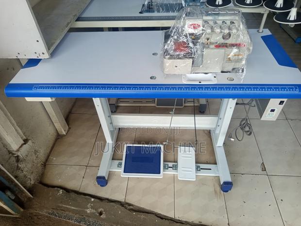 Overlock Sewing Machine