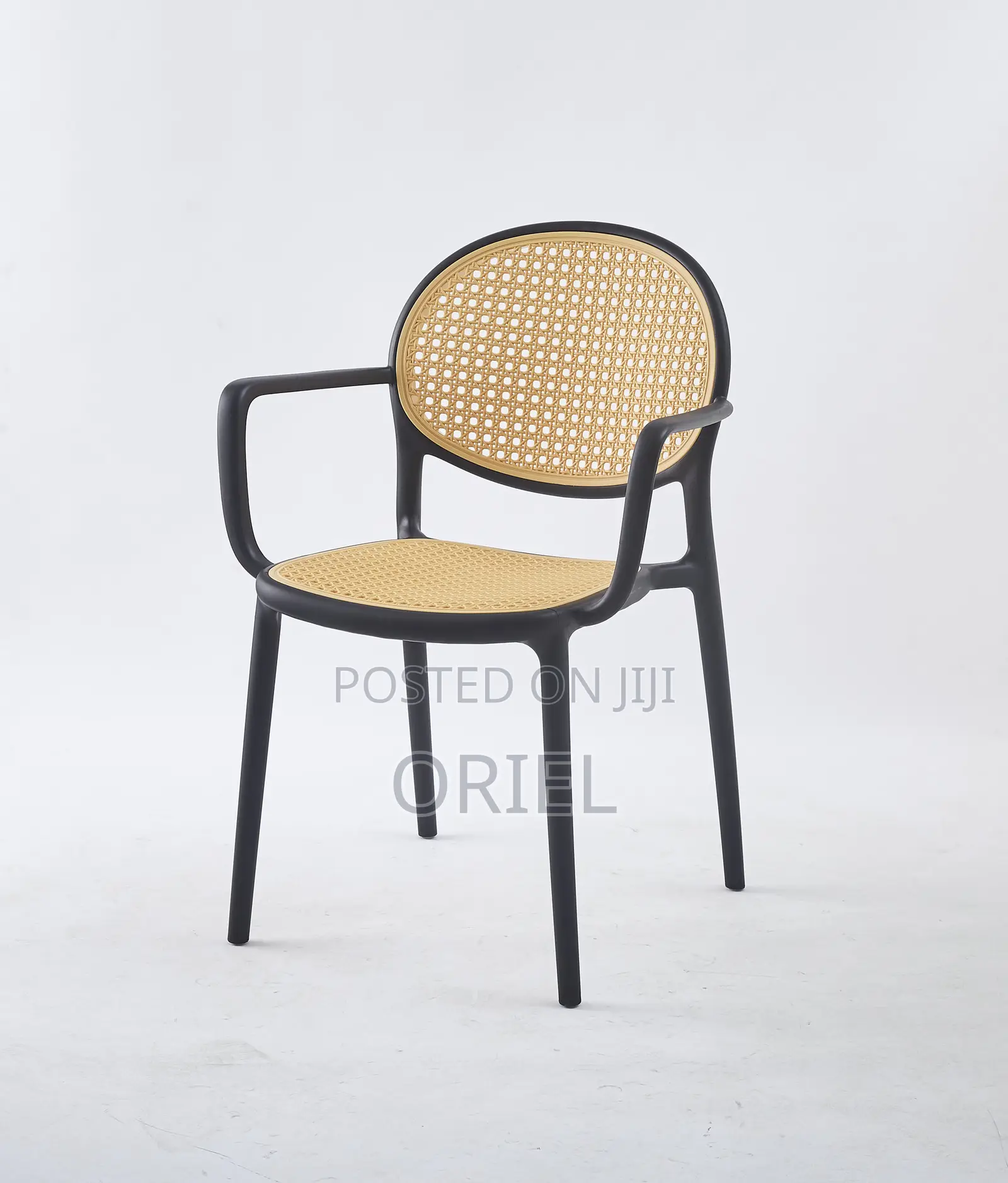 Modern Plastic Chair : Crossby Plastic Chair