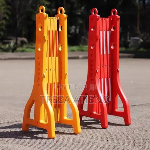 Portable Road Reflective Barrier - main view