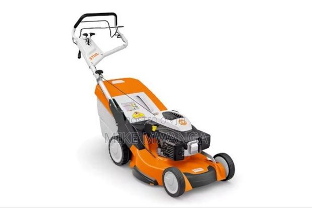 Windsor Gasoline Lawnmower - main view