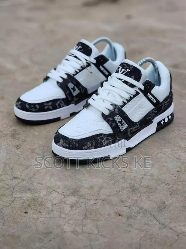 Louis Vuitton Trainer - thumbnail 2