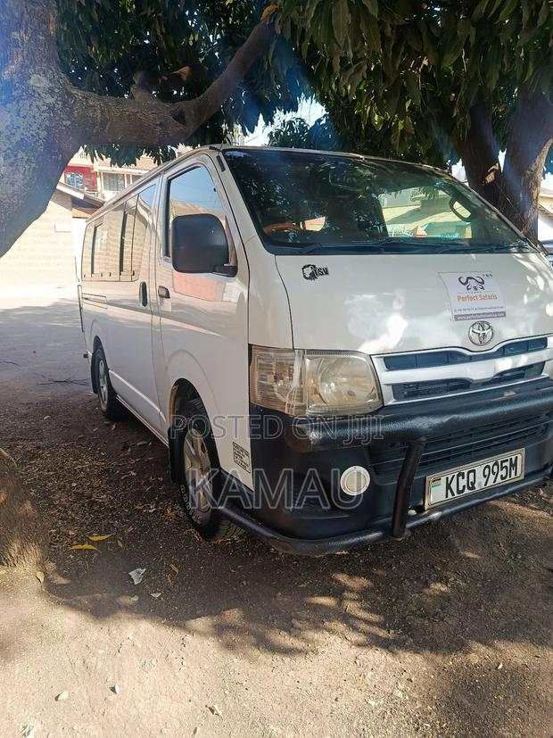 Toyota HiAce 2012 White - thumbnail 2