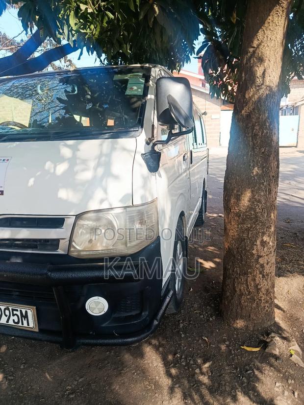 Toyota HiAce 2012 White - thumbnail 6