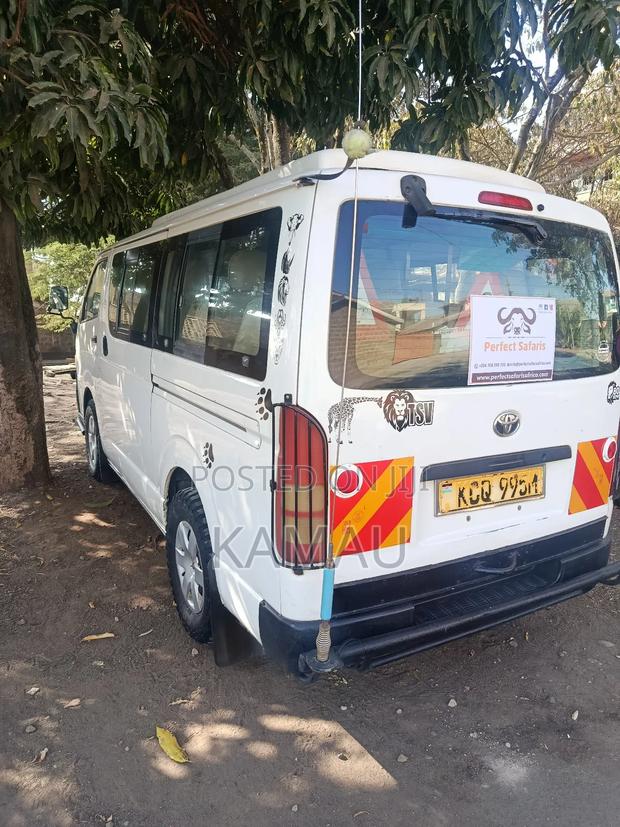 Toyota HiAce 2012 White - thumbnail 7