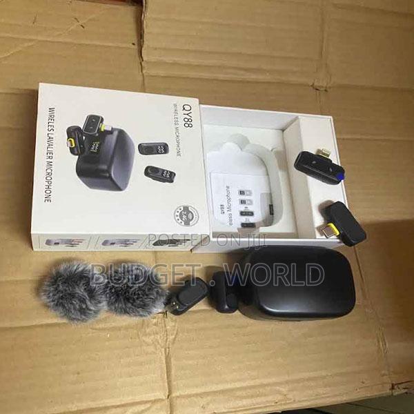 3. Qy88 Wireless Mic With Long Battery Life Case