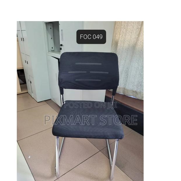 Executive Leather Waiting Room Chair – Ergonomic Office Seating - main view