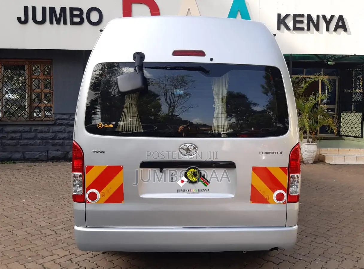Toyota HiAce 2018 Silver
