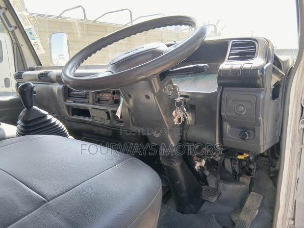 Isuzu NPR 2015 White - thumbnail 7