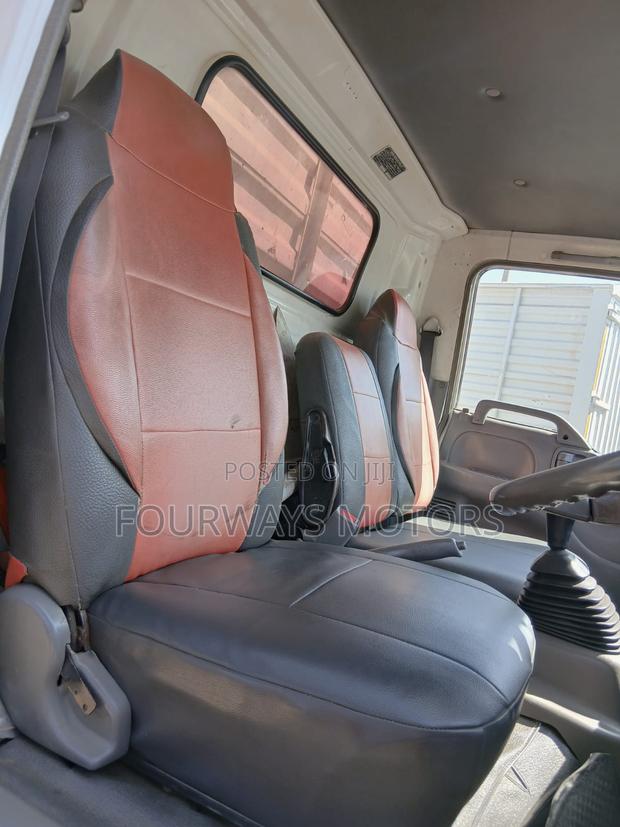 Isuzu NPR 2015 White - thumbnail 8