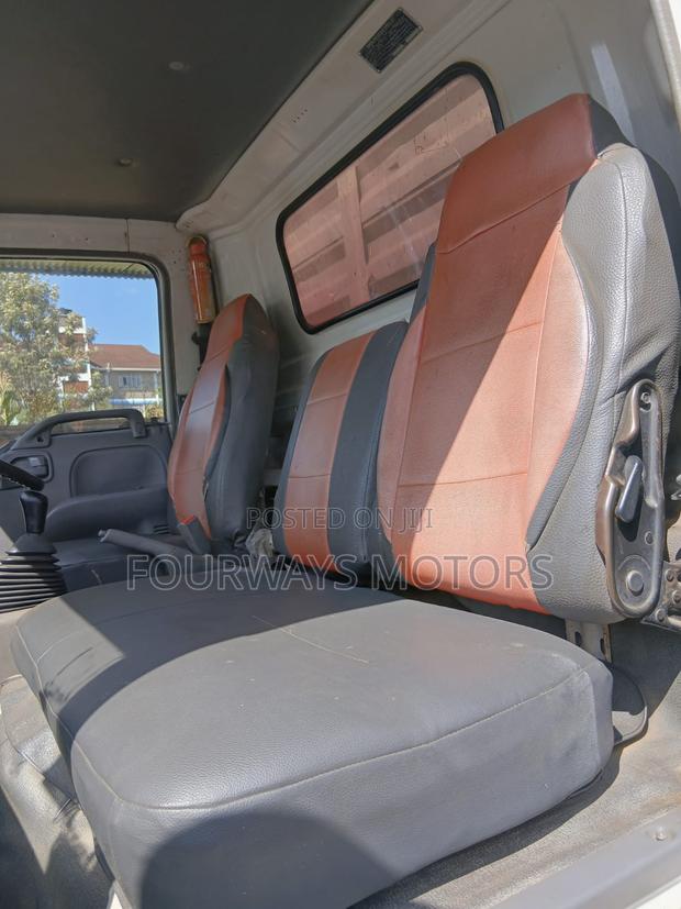 Isuzu NPR 2015 White - thumbnail 11
