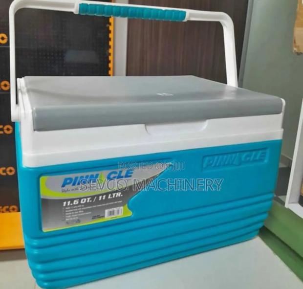 Heavy Duty 11l Cooler Box - main view