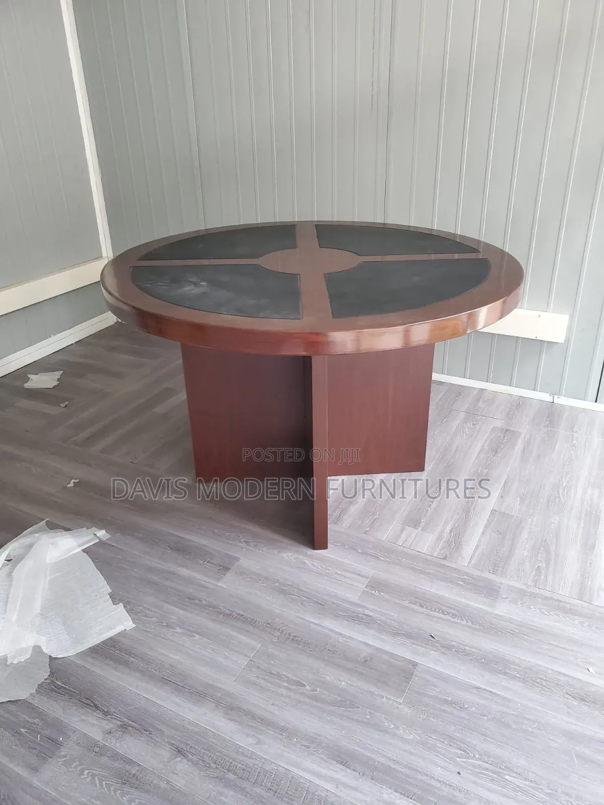 Modern Round Boardroom Meeting Table With Black Inlay Top