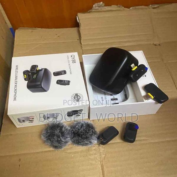 Qy88 Portable Dual Receiver Microphone With Case