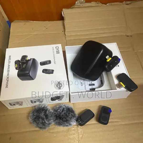 Qy88 Clear Sound Wireless Mic With Charging Box