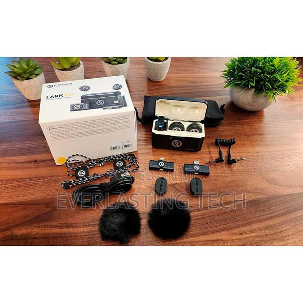 Hollyland Lark M2s Combo 2-Person Wireless Microphone - thumbnail 2