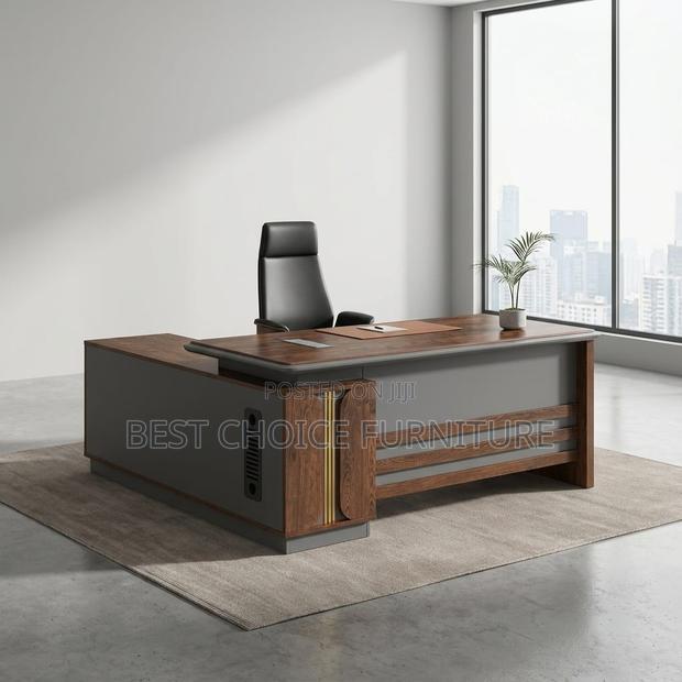 Office Desk; Sleek 1600mm Desk Perfect for Executive Offices - thumbnail 8