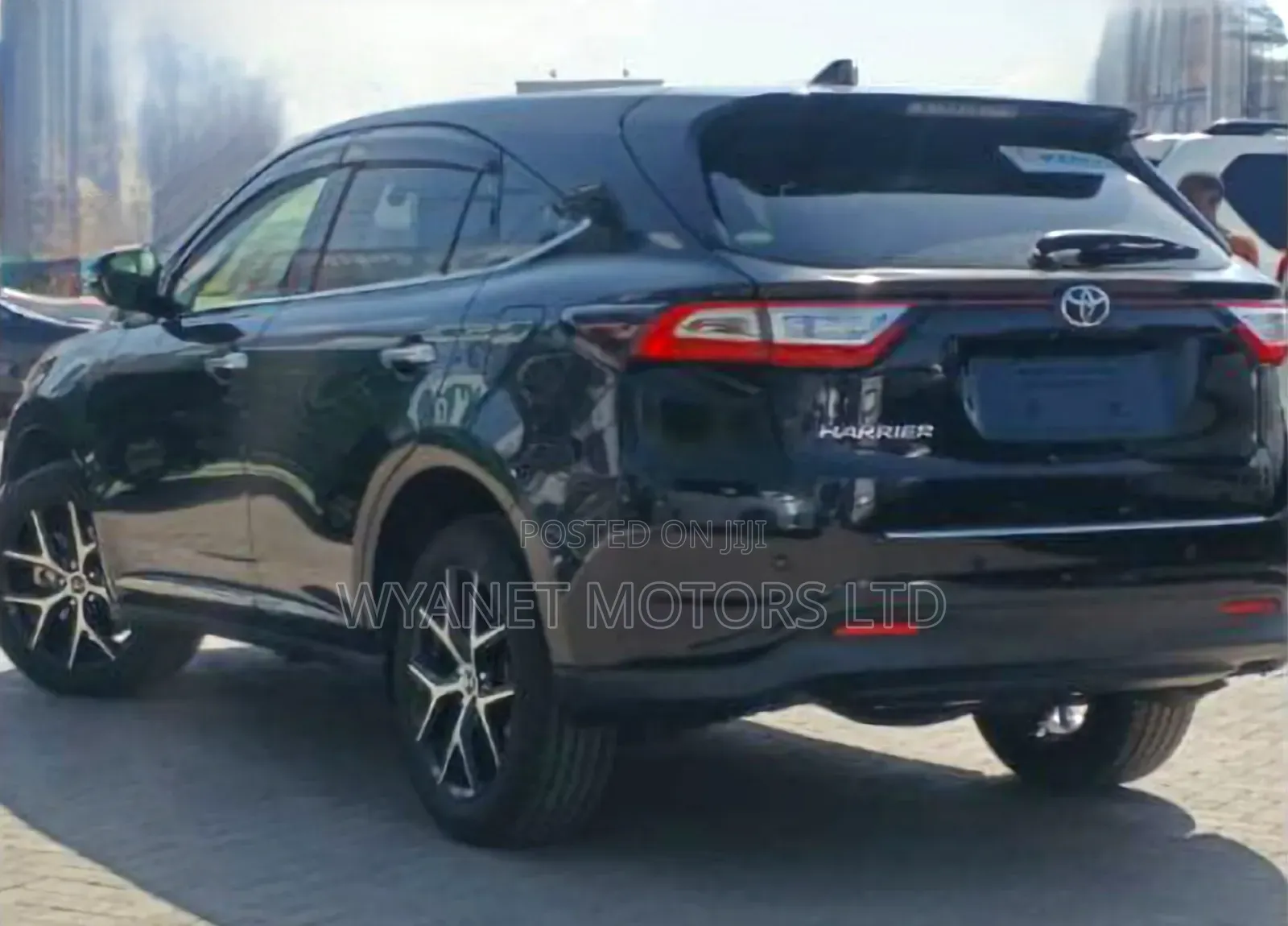 Toyota Harrier 2.0 2018 Black