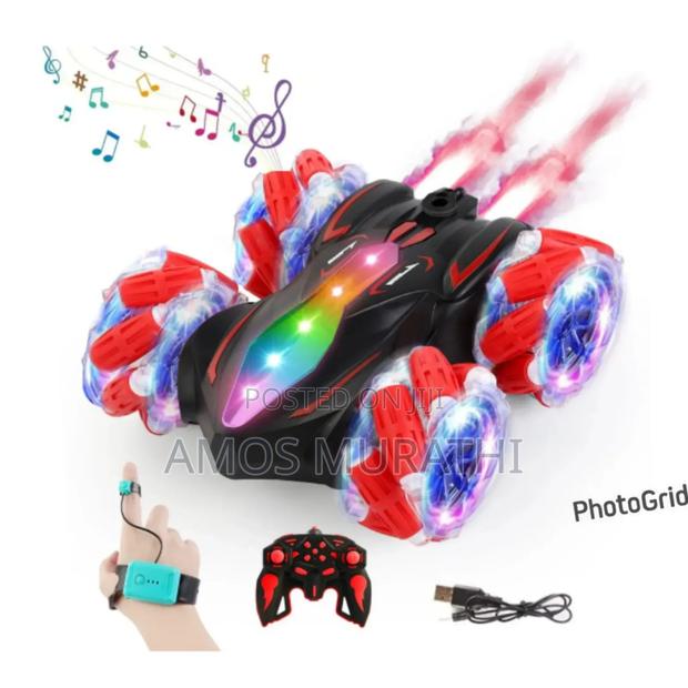 Gesture Controled Stunt Car With Remote Control - main view