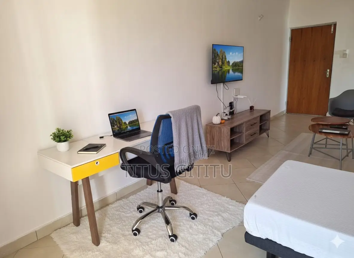 Luxury 1 Bedroom Airbnb Nyali | Balcony Views | Near Beach |