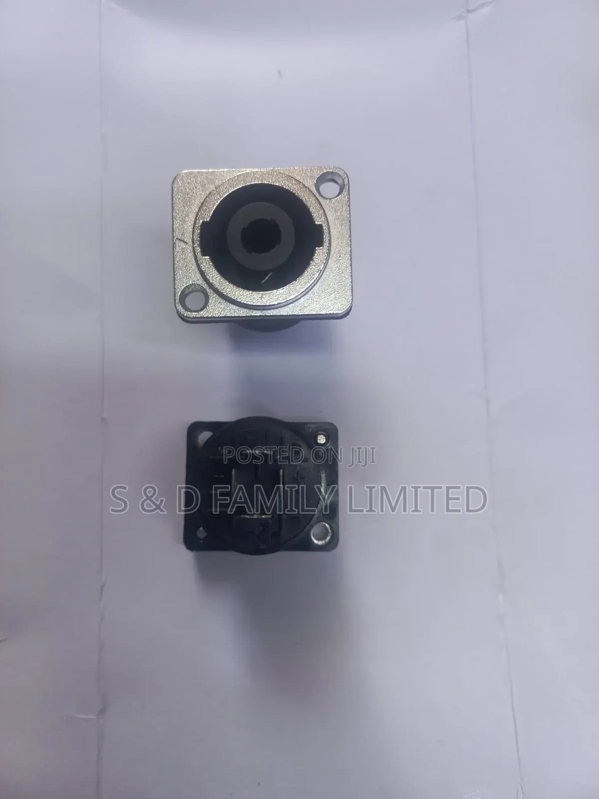 Female Speakon Connectors With Metal Plate