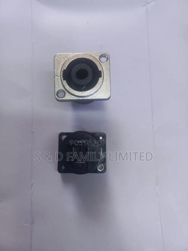 Female Speakon Connectors With Metal Plate