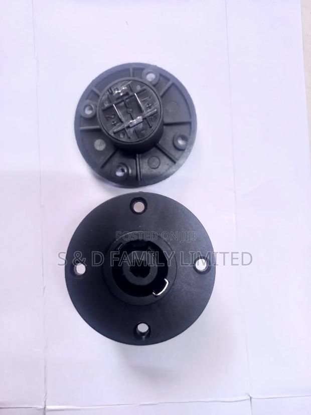 Female Speakon Connectors