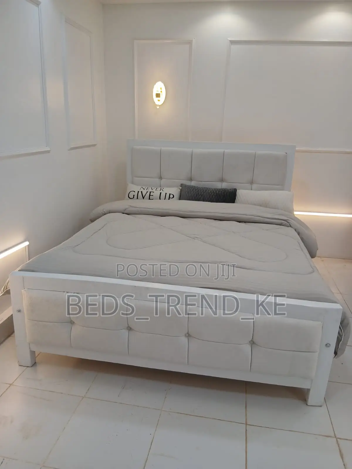 Duly Perfected 5 by 6 Mocket Bed