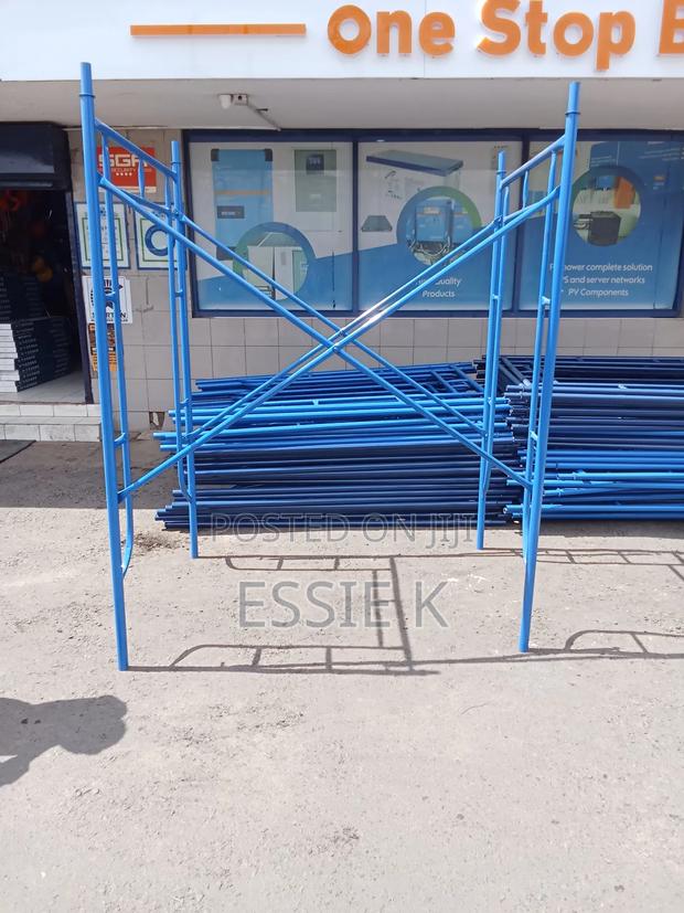 Industrial Scaffolding Ladders 2metres Height - thumbnail 2