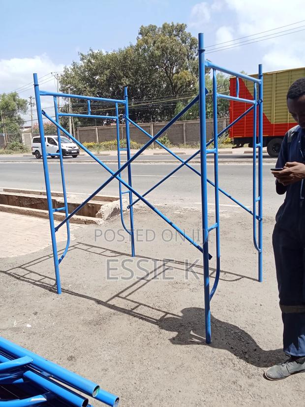 Industrial Scaffolding Ladders 2metres Height - thumbnail 3