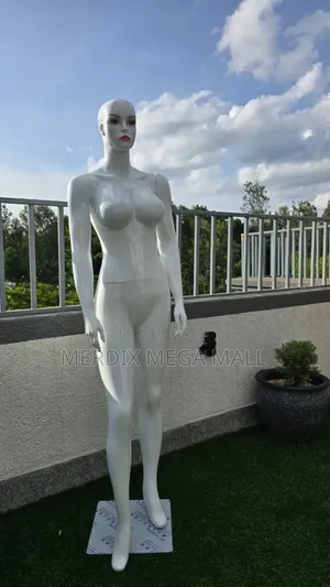 Full Body Fibre Glass Mannequin, Mannequins, Female Dummy