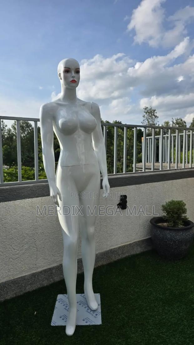 Full Body Fibre Glass Mannequin, Mannequins, Female Dummy