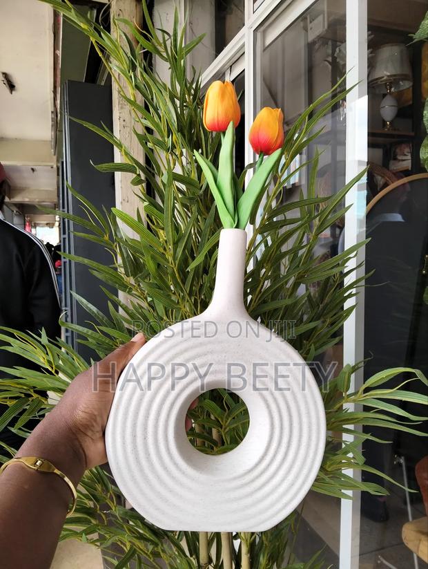 *Decorative Modern Round Elegant White Ceramic Vase*= - thumbnail 3