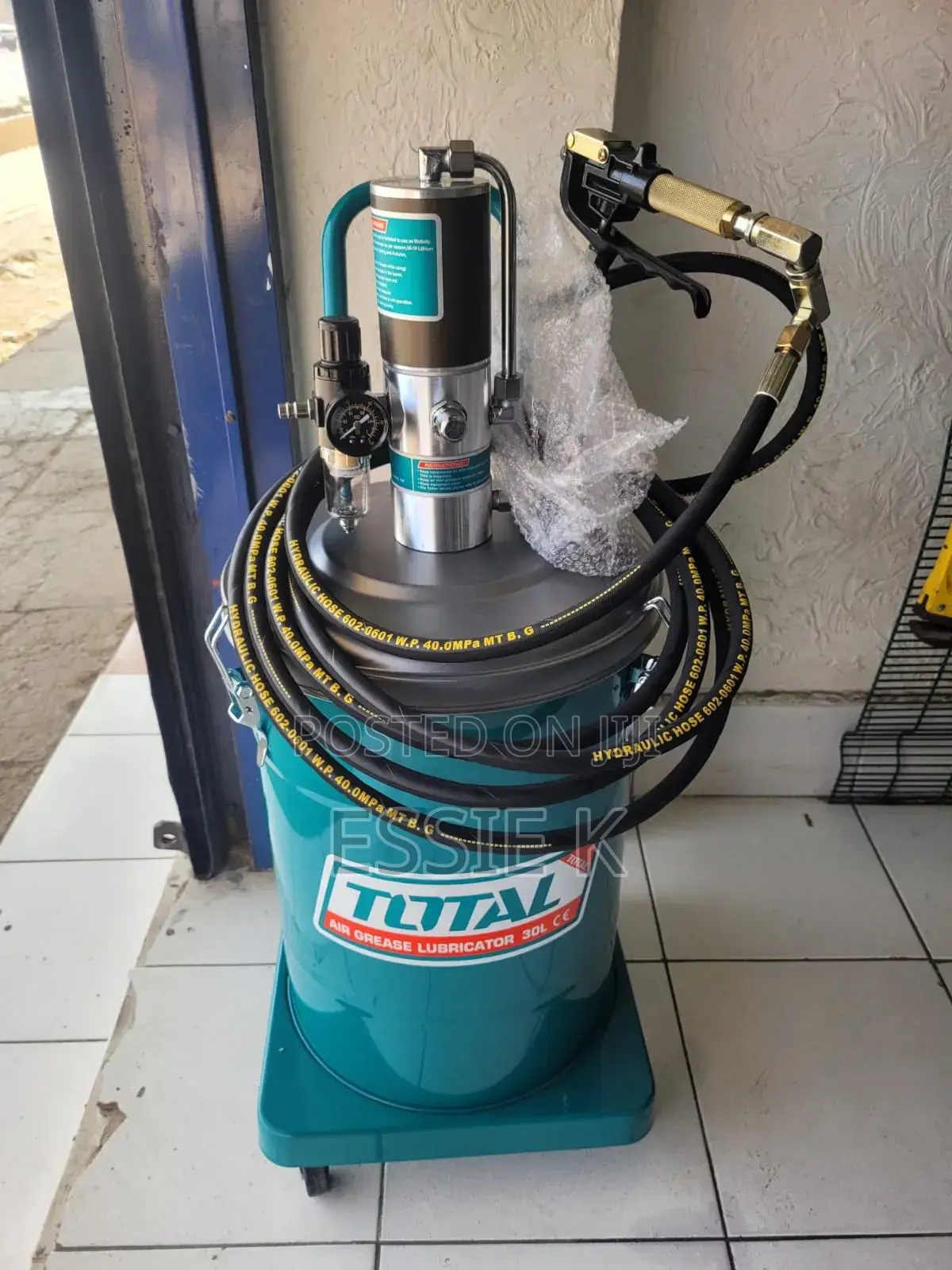 Pneumatic Grease Bucket 30l