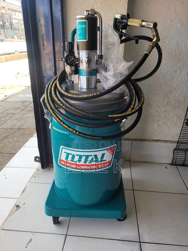 30l Pneumatic/Air Greasing Bucket - main view