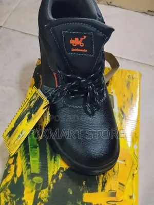 Heavy‐Duty Industrial Work Boots – Steel Toe Anti‐Slip Sole