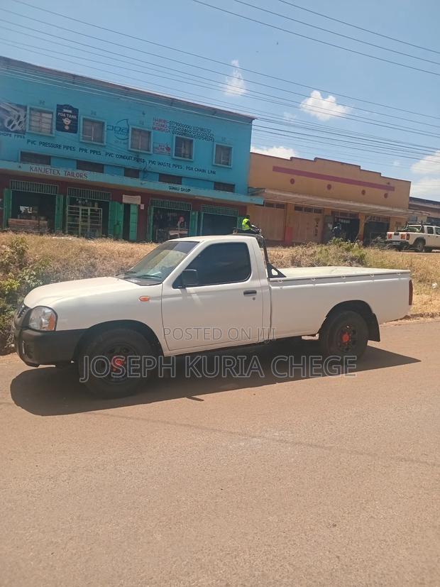 Nissan Hardbody Pickup Truck - thumbnail 6