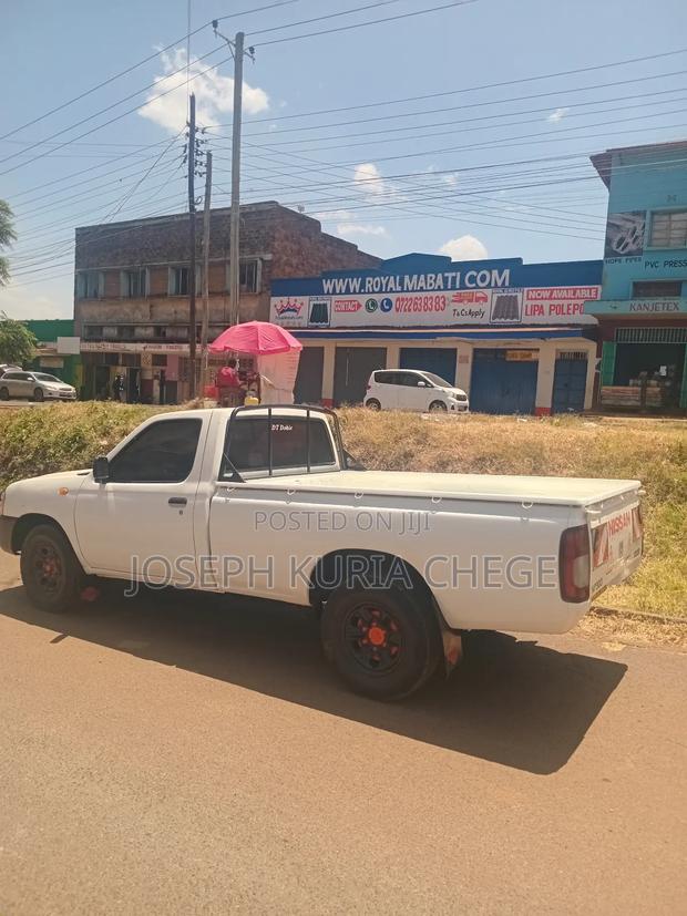 Nissan Hardbody Pickup Truck - thumbnail 9