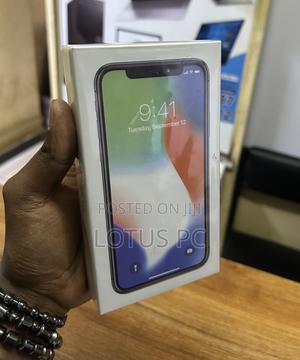 New Apple iPhone X 256 GB Silver - main view